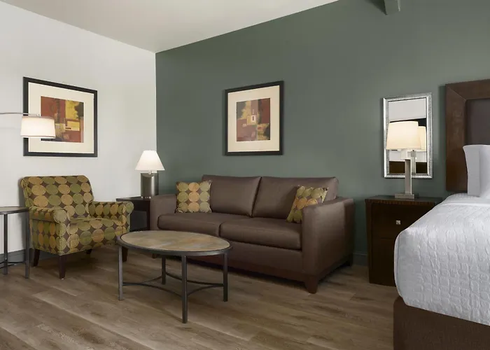 Best Western Plus Duncanville Dallas