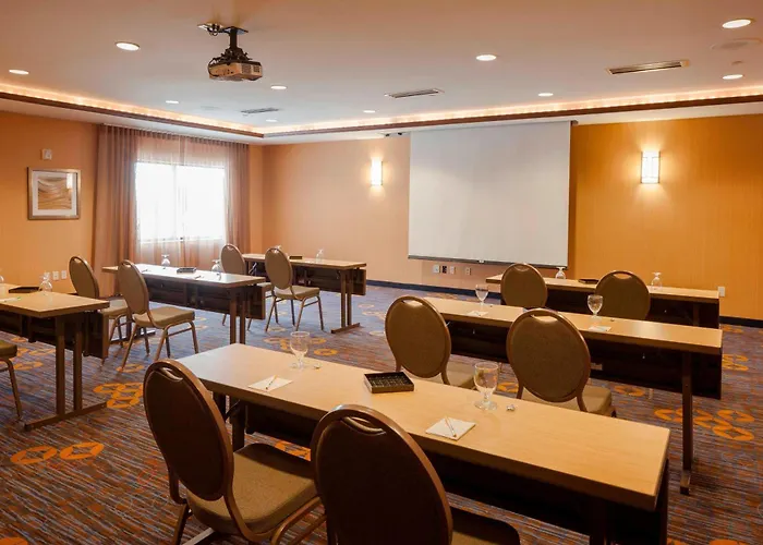 Courtyard By Marriott Madison West / Middleton