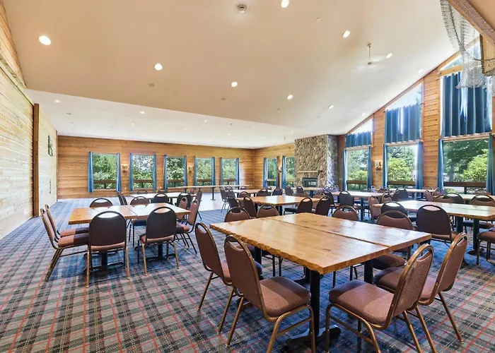 The Lodge At Crooked Lake