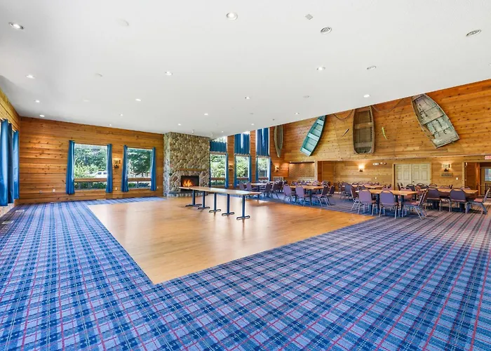 The Lodge At Crooked Lake