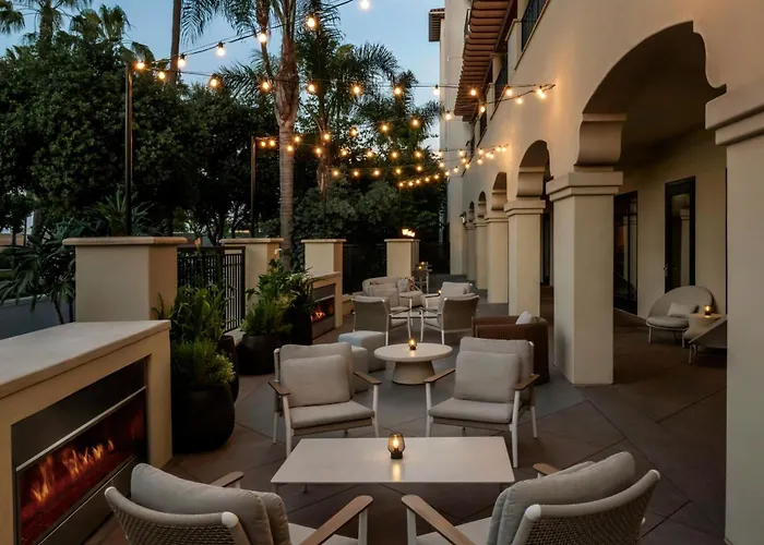 Hotel Courtyard By Marriott Anaheim Theme Park Entrance