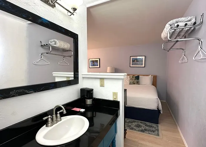 La Kris Inn