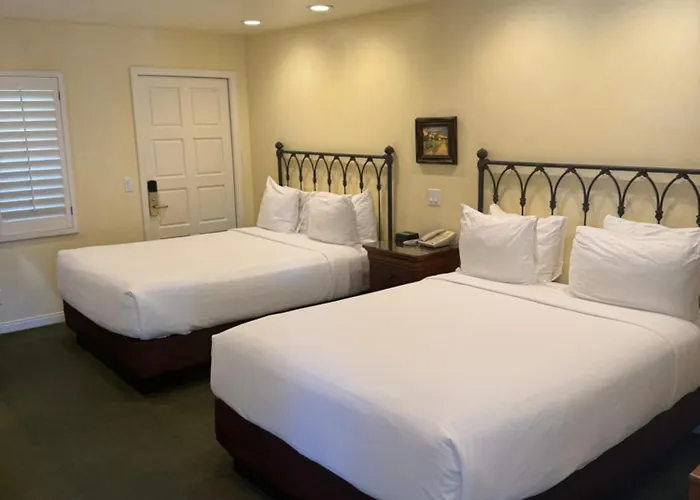 Castillo Inn At The Beach