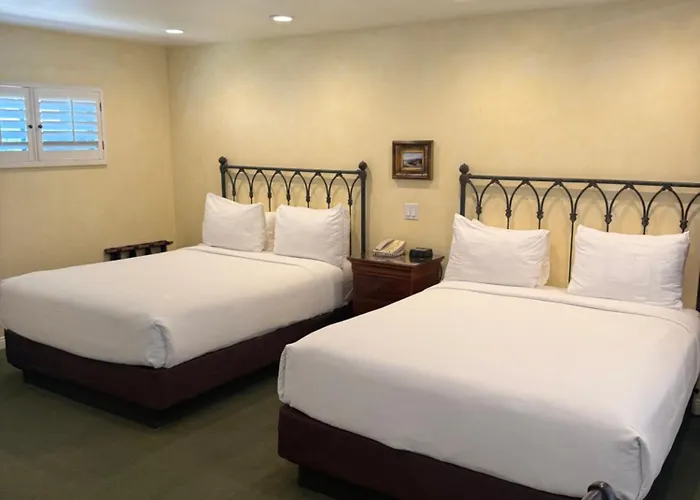 Castillo Inn At The Beach