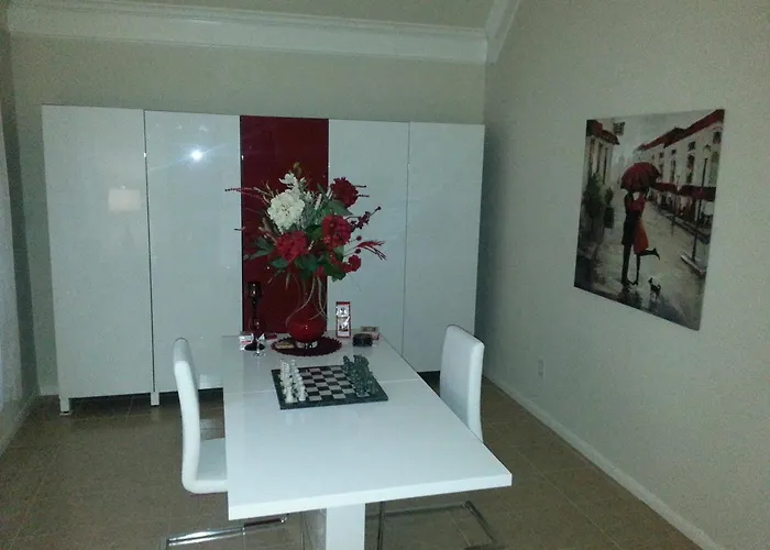 Large Modern Boutique Accommodation 3900 Sqft No Extra Fees