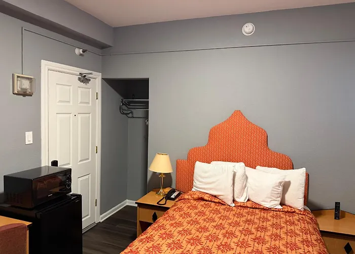 Layne Hotel