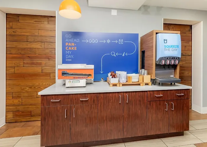 Holiday Inn Express & Suites Medford-Central Point