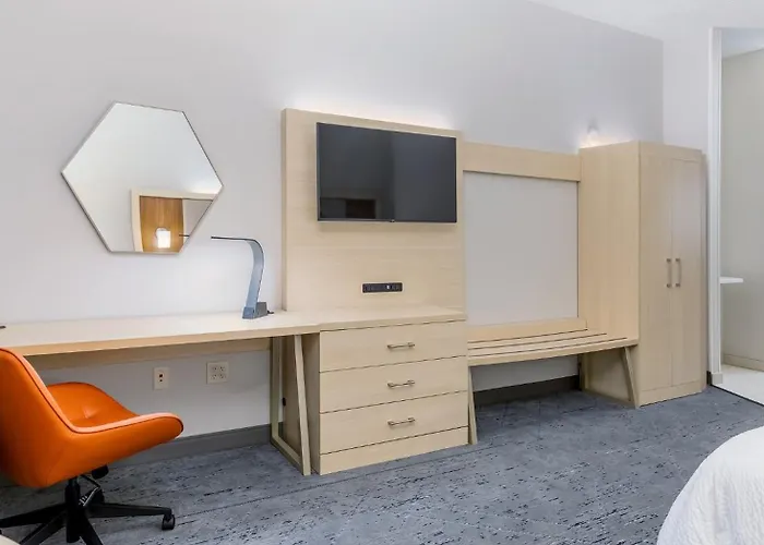 Holiday Inn Express & Suites Medford-Central Point