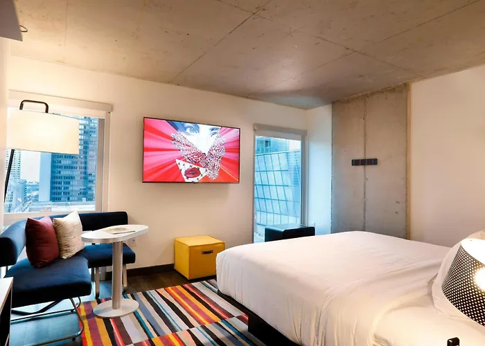 Hotel Aloft By Marriott Chicago Mag Mile
