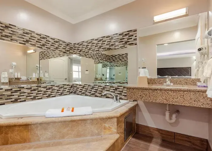 Diamond Bell Inn & Suites