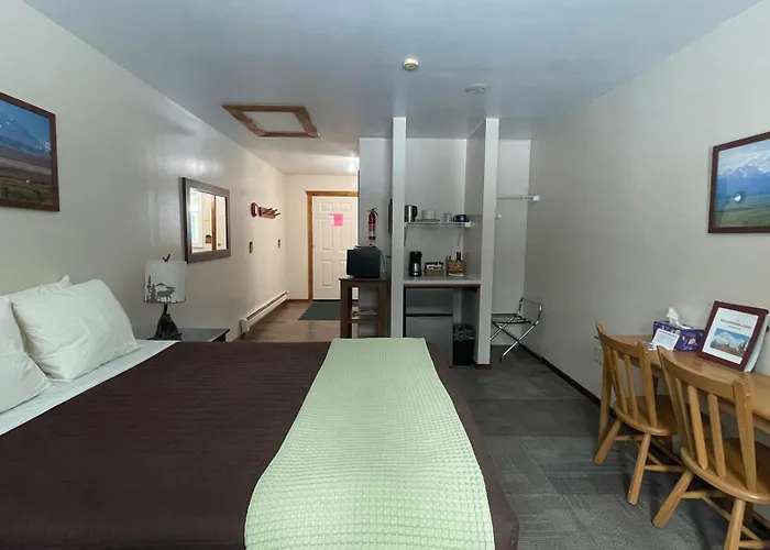 Backwoods Lodge