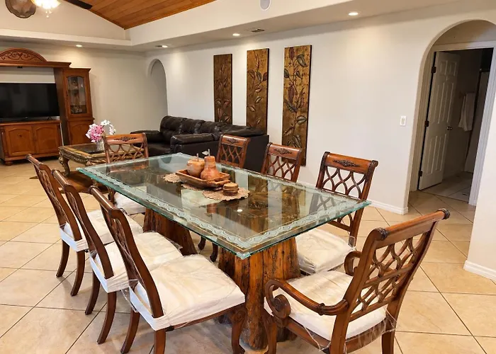 Beautiful Vacation Home Across From Lake Okeechobee