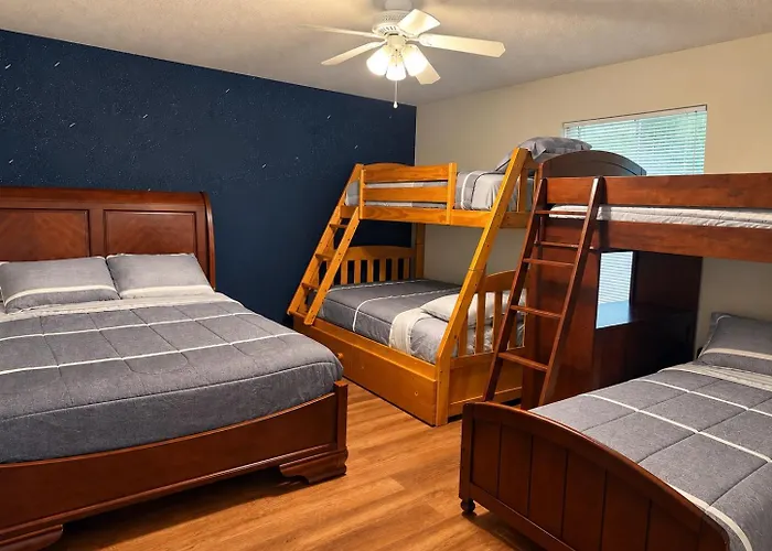 Beautiful Vacation Home Across From Lake Okeechobee