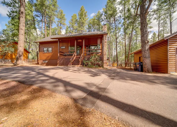 Deck, Games & Fire Pit: Modern Pine Cabin!