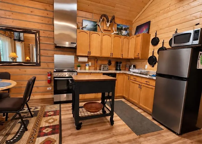 Denali Wild Stay - Moose Cabin, Free Wifi, 2 Private Bedrooms, Sleep 6