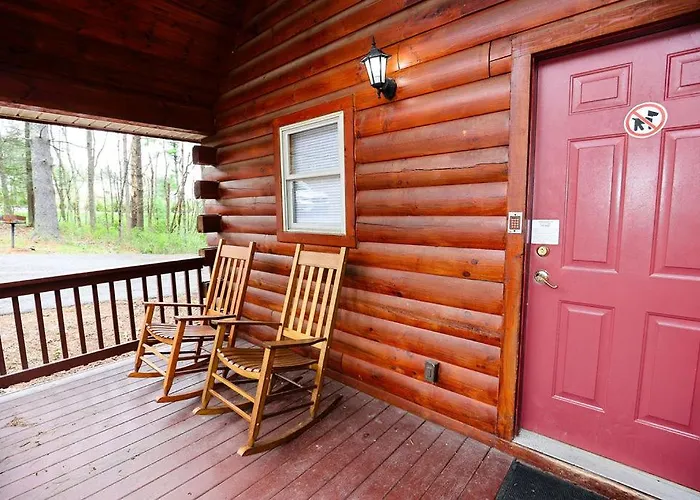 The Cabins At Pine Haven - Beckley