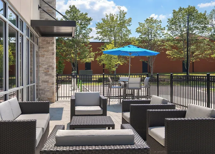 Holiday Inn Express & Suites Buford - Mall Of Georgia By Ihg