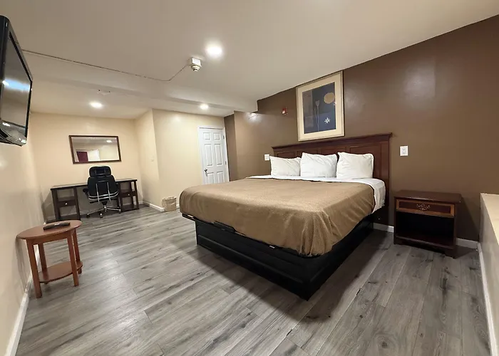 Travelers Motor Lodge
