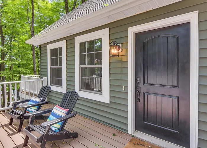 Treasure Lake Home W/ Deck: Walk To Bimini Lake!