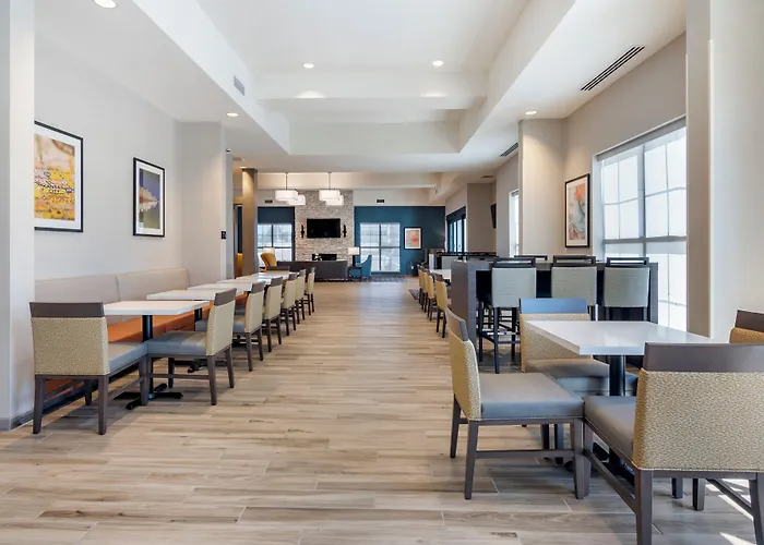 Comfort Suites Grandview - Kansas City