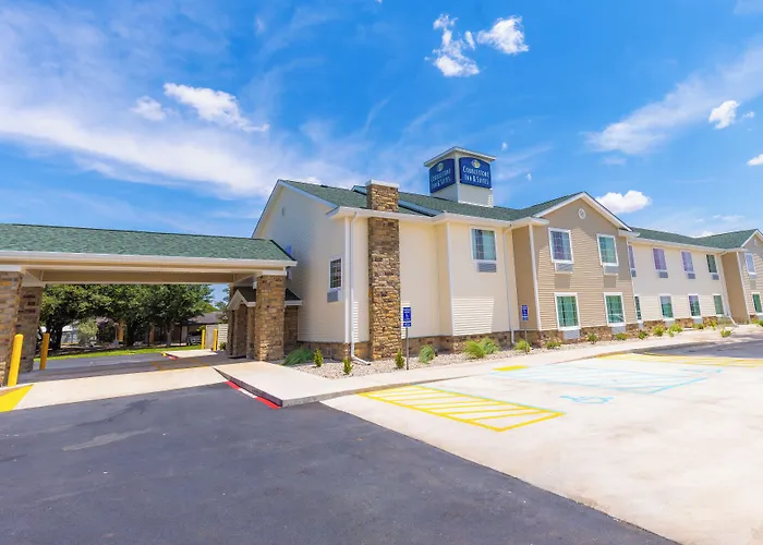 Cobblestone Inn & Suites - Winters