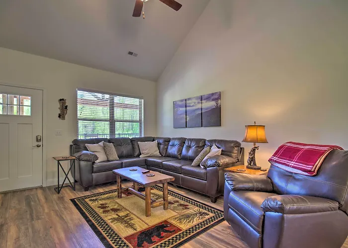 Townsend Condo W/ Pool, Great Smoky Mountain Views