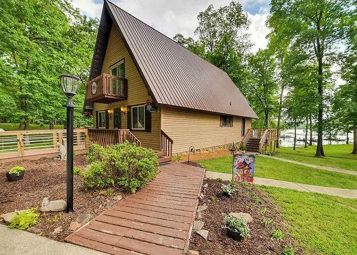 Cozy Dover Home W/ Boat Dock, Fire Pit & Deck!