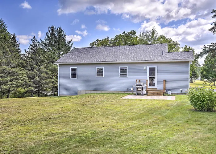 Sunny Morristown Home - Walk To Restaurants!