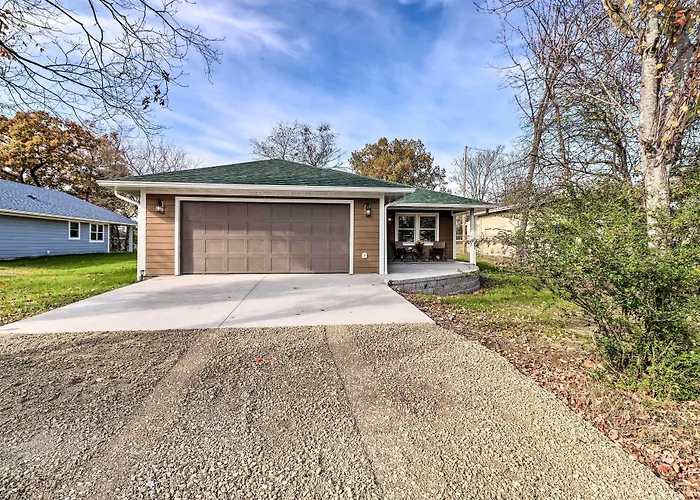 Brand New Cotter Home, Walk To Trout Fishing!