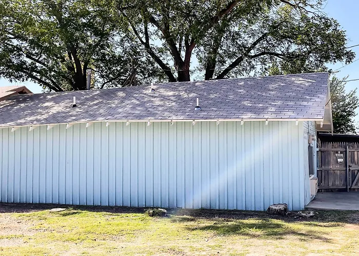Walk To Texas Tech! Cozy Lubbock Gem W/ Patio