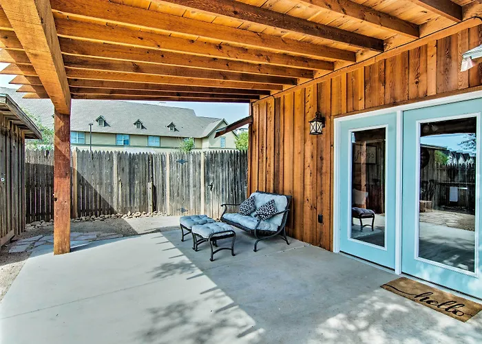 Walk To Texas Tech! Cozy Lubbock Gem W/ Patio