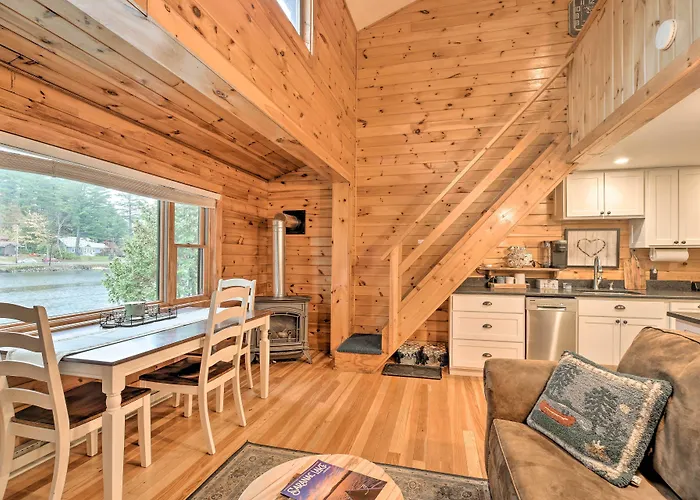 'Skylight' Adirondack Cabin W/ On-Site Lake