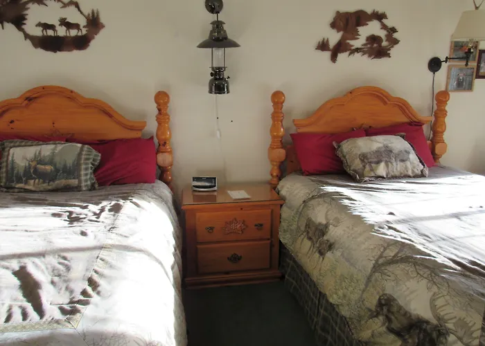 The Woodsman Country Lodge Motel