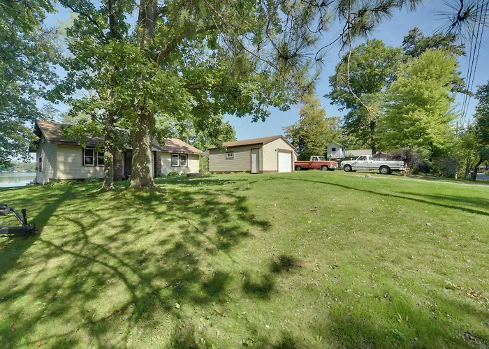 Pet Friendly W/ Private Dock - Steps To Rice Lake