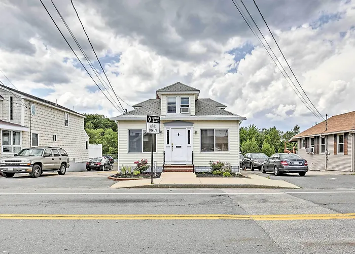 Old Orchard Beach Home W/ Patio: Walk To Beach