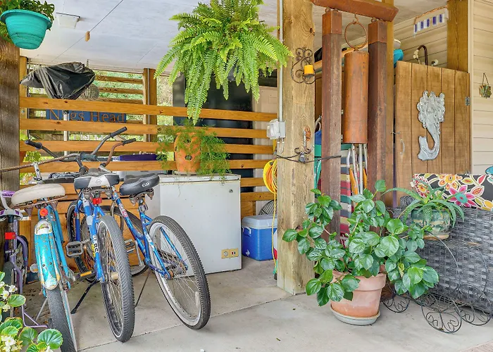 Nags Head Apt With Patio - 1/2 Mile Walk To Beach!