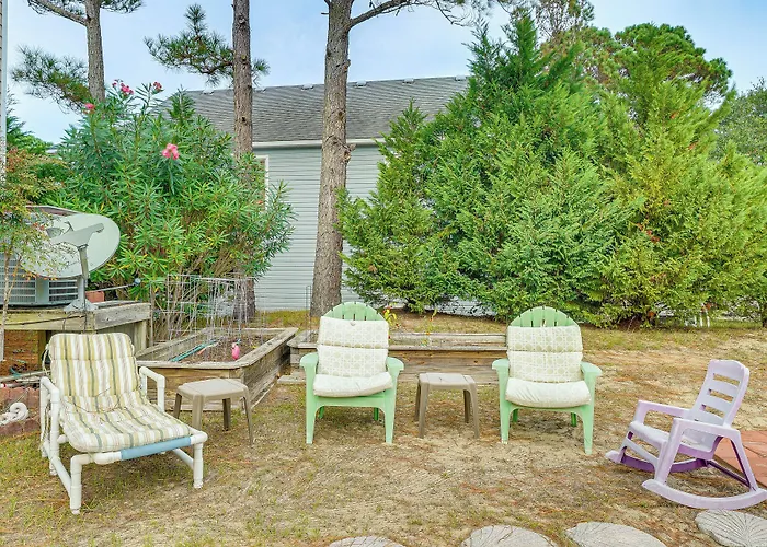 Nags Head Apt With Patio - 1/2 Mile Walk To Beach!