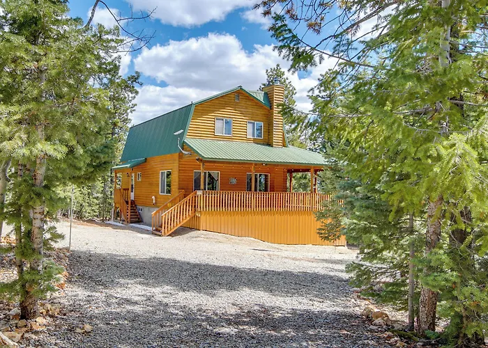 Duck Creek Village Cabin Near National Forest!