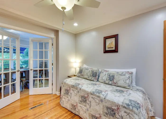 Spacious Lake Hartwell Home W/ Private Boat Dock!