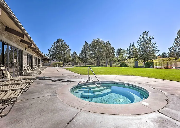 Charming Redmond Townhome W/ Resort Amenities