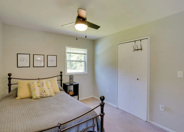Saratoga Springs Haven W/ Pool + Fire Pit!