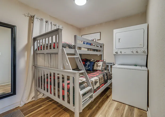 Secluded Tuskahoma Retreat W/ Deck & Views!