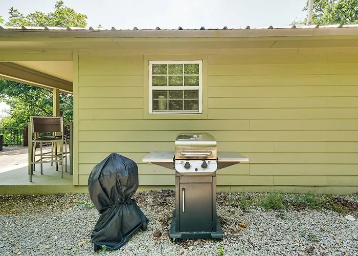 Secluded Tuskahoma Retreat W/ Deck & Views!