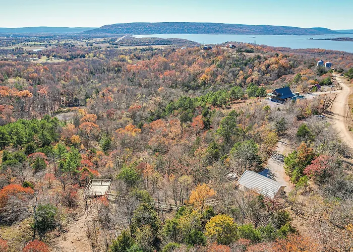 Secluded Tuskahoma Retreat W/ Deck & Views!