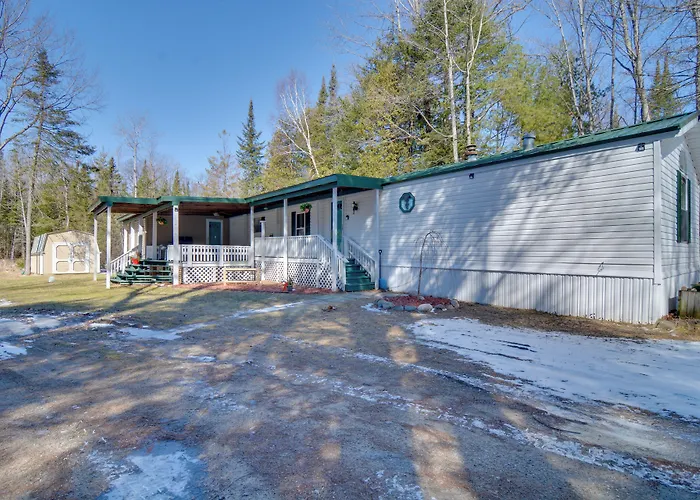 Houghton Lake Area Home W/ Fire Pit & Yard!