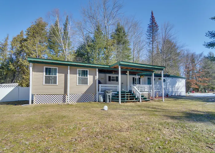 Houghton Lake Area Home W/ Fire Pit & Yard!