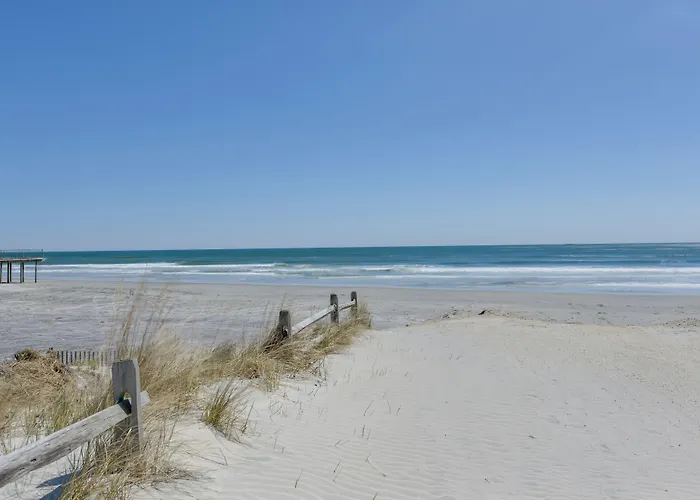 North Wildwood Condo W/ Pool, Walk To Boardwalk!