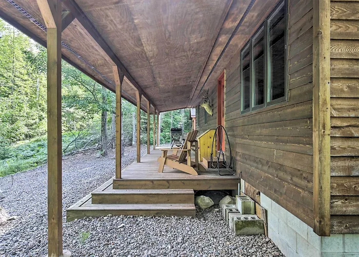 Waterfront Cottage W/ Dock On Papoose Lake!