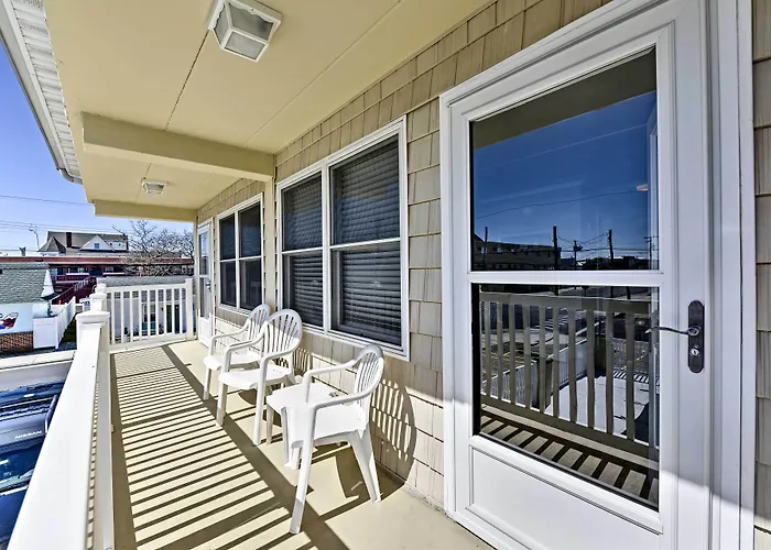North Wildwood Condo W/ Pool, Walk To Boardwalk!
