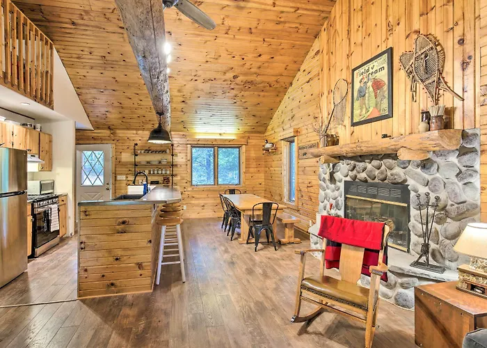 Waterfront Cottage W/ Dock On Papoose Lake!